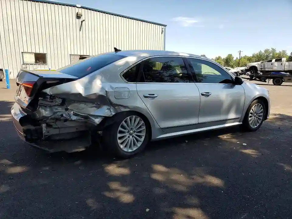 1VWBT7A31HC035672 2017 VOLKSWAGEN PASSAT-2