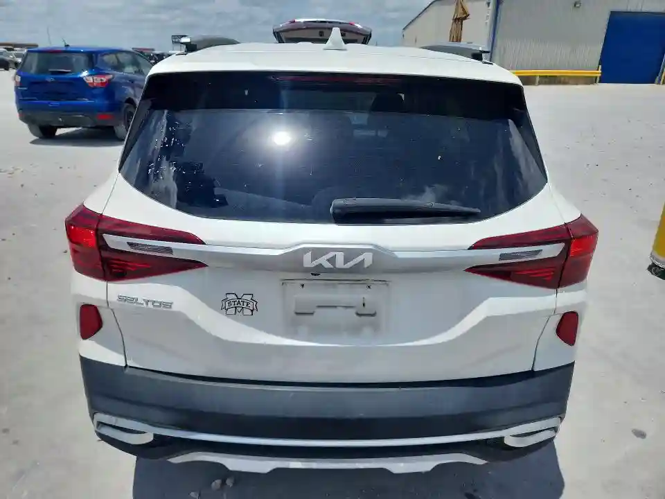KNDEU2AA2N7237441 2022 KIA SELTOS-5