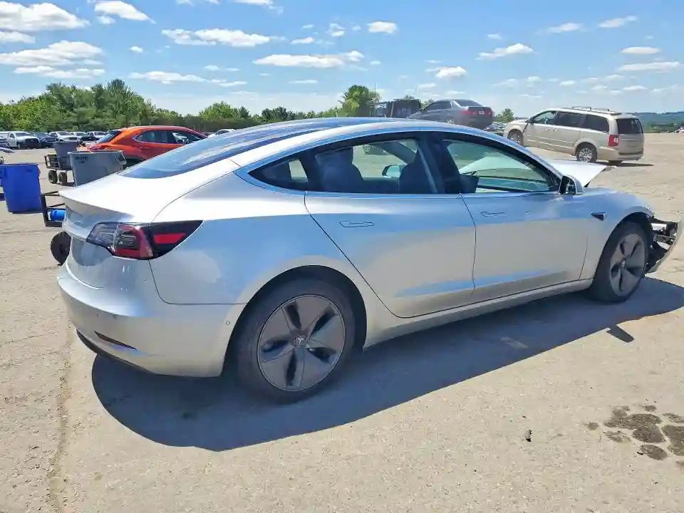 5YJ3E1EAXJF045973 2018 TESLA MODEL 3-2