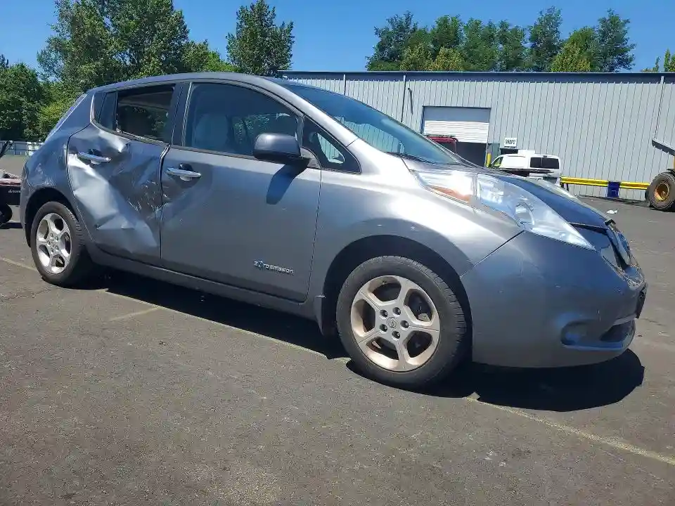 1N4AZ0CP3FC301796 2015 NISSAN LEAF-3