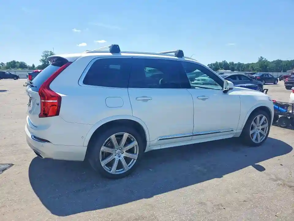 YV4BC0PL4H1178321 2017 VOLVO XC90-2
