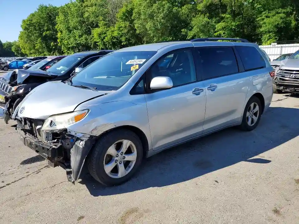 5TDKK3DC7FS540654 2015 TOYOTA SIENNA-0