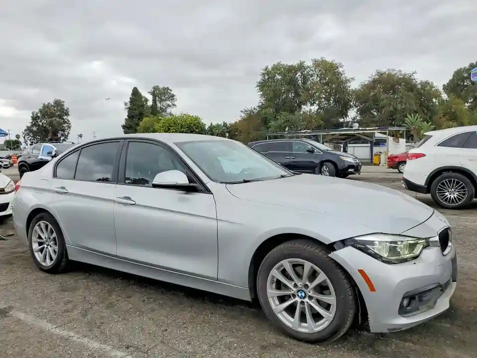 WBA8A9C50JAD27697 2018 BMW 3 SERIES-3