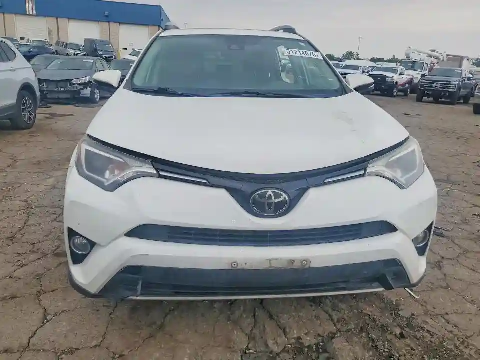 2T3WFREV6JW517513 2018 TOYOTA RAV4-4