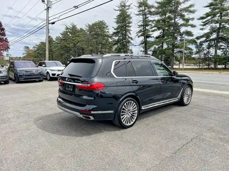 5UXCW2C06M9F67044 2021 BMW X7-3