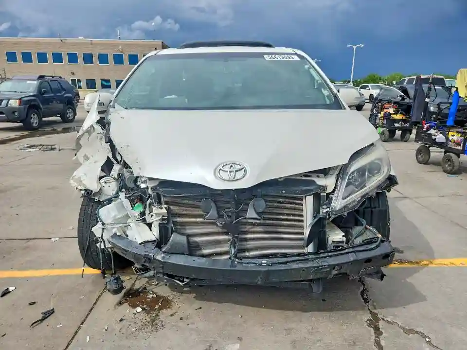 5TDDK3DC2FS095250 2015 TOYOTA SIENNA-4