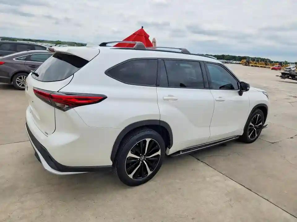 5TDLZRAH1MS065440 2021 TOYOTA HIGHLANDER-2