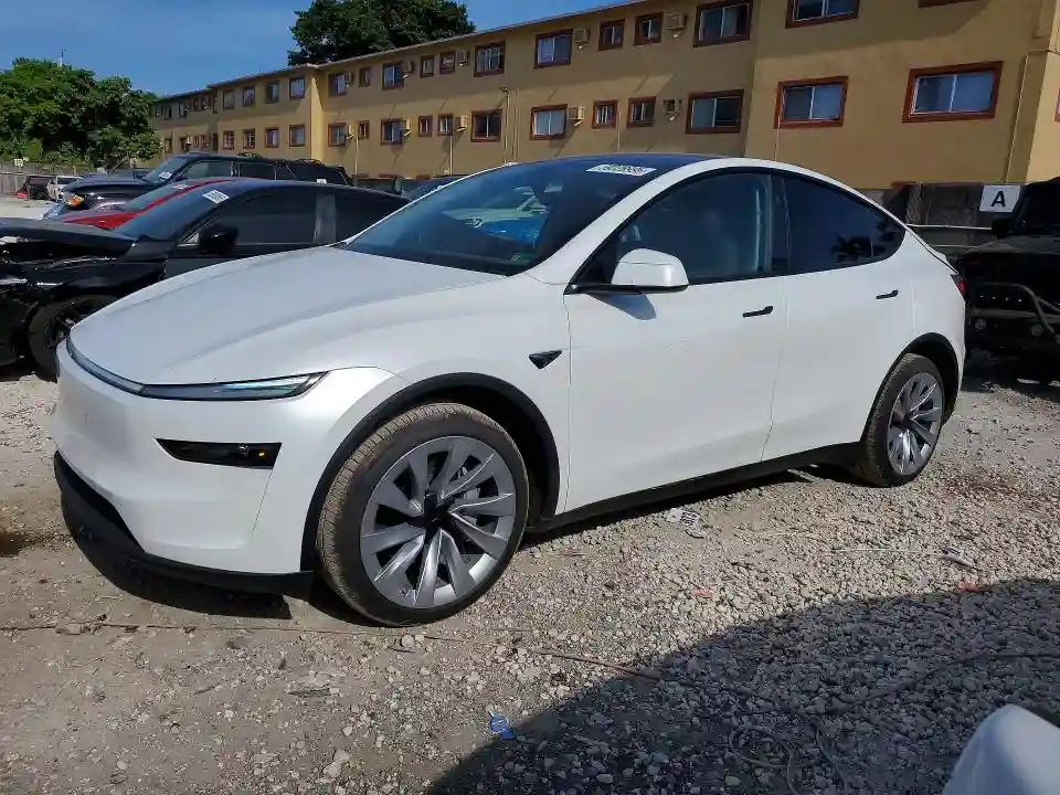 7SAYGDED9TA500973 2026 TESLA MODEL Y-0