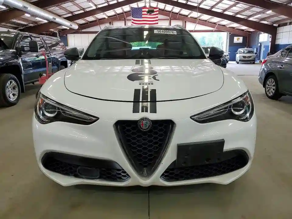 ZASFAKBN0J7B93276 2018 ALFA ROMEO STELVIO-4