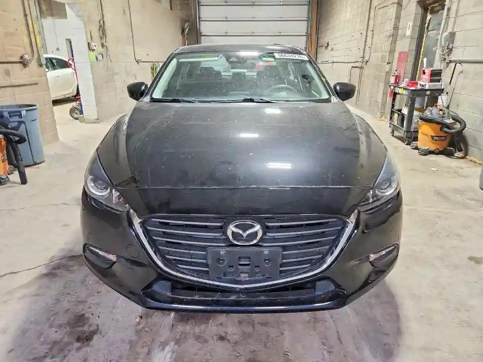 3MZBN1U73JM225807 2018 MAZDA 3-4