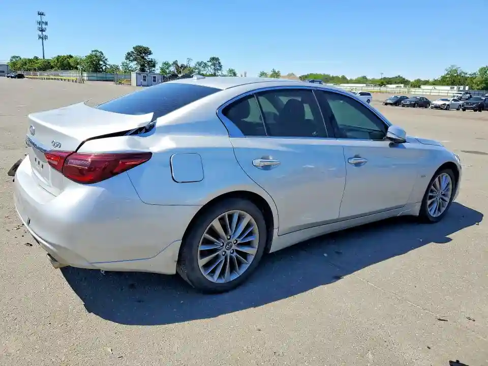JN1EV7AR3JM610601 2018 INFINITI Q50-2