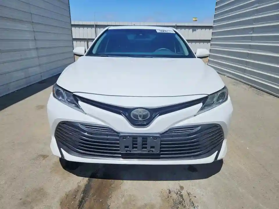 4T1B11HK7JU104315 2018 TOYOTA CAMRY-4