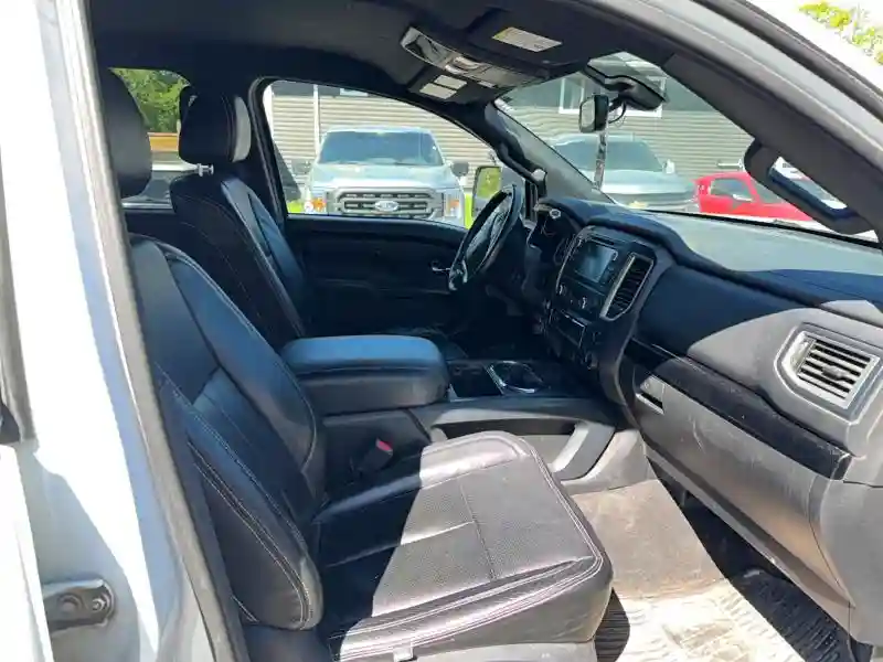 1N6AA1E5XKN523461 2019 NISSAN TITAN-4