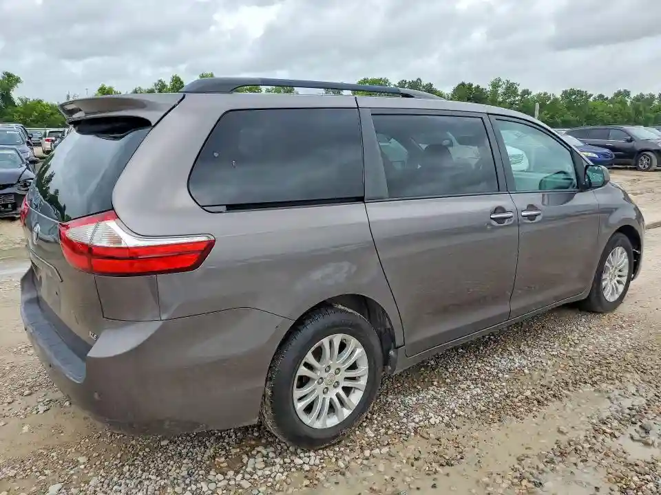 5TDYZ3DC9HS775551 2017 TOYOTA SIENNA-2