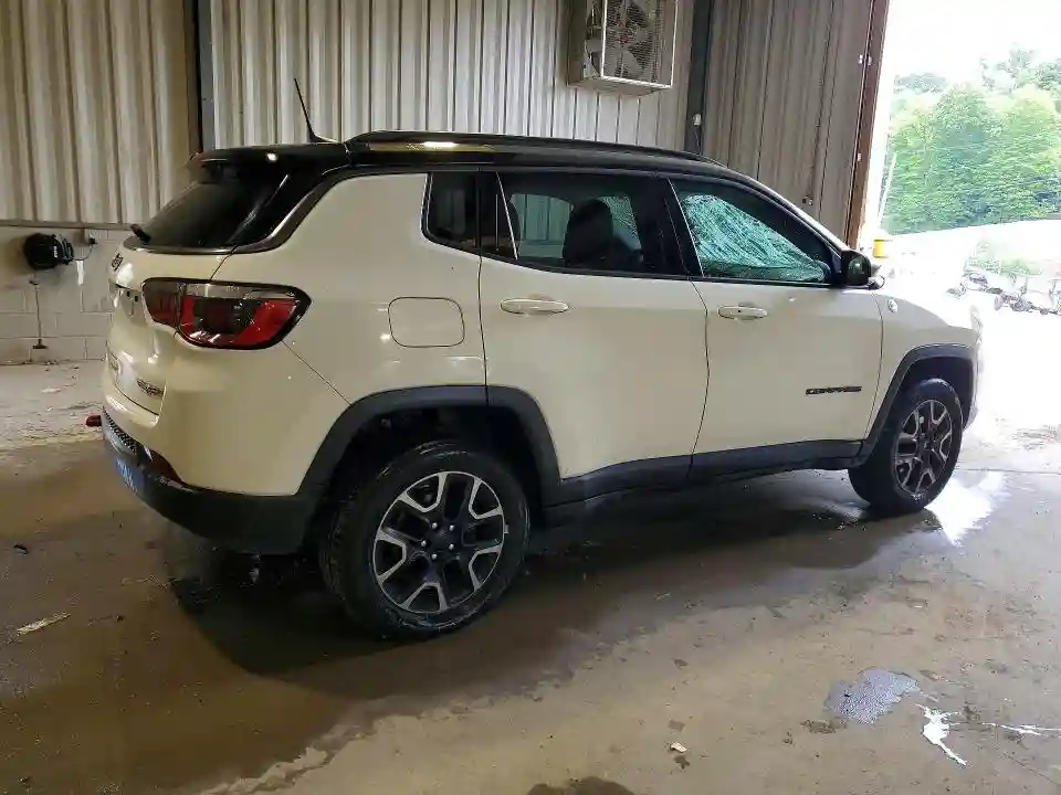 3C4NJDDB5KT721782 2019 JEEP COMPASS-2