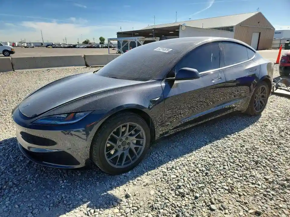5YJ3E1EB3SF051219 2025 TESLA MODEL 3-0