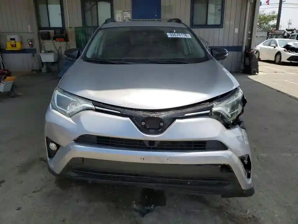 2T3RFREV8JW730458 2018 TOYOTA RAV4-4