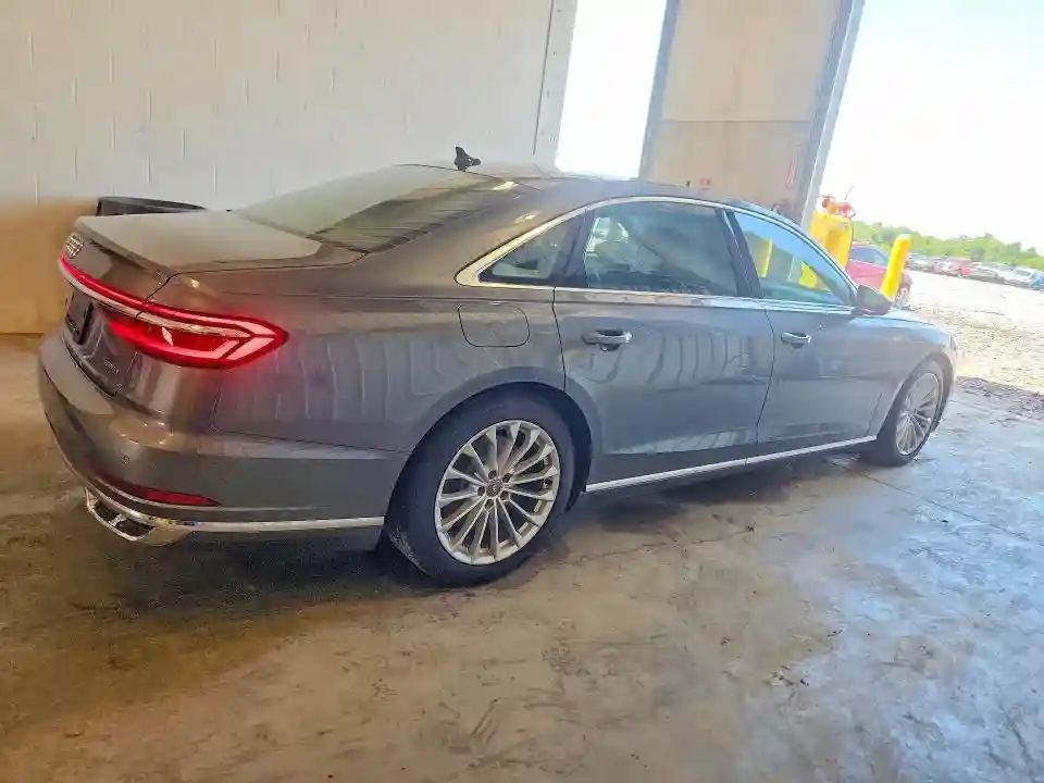 WAU8DAF89KN010930 2019 AUDI A8-2