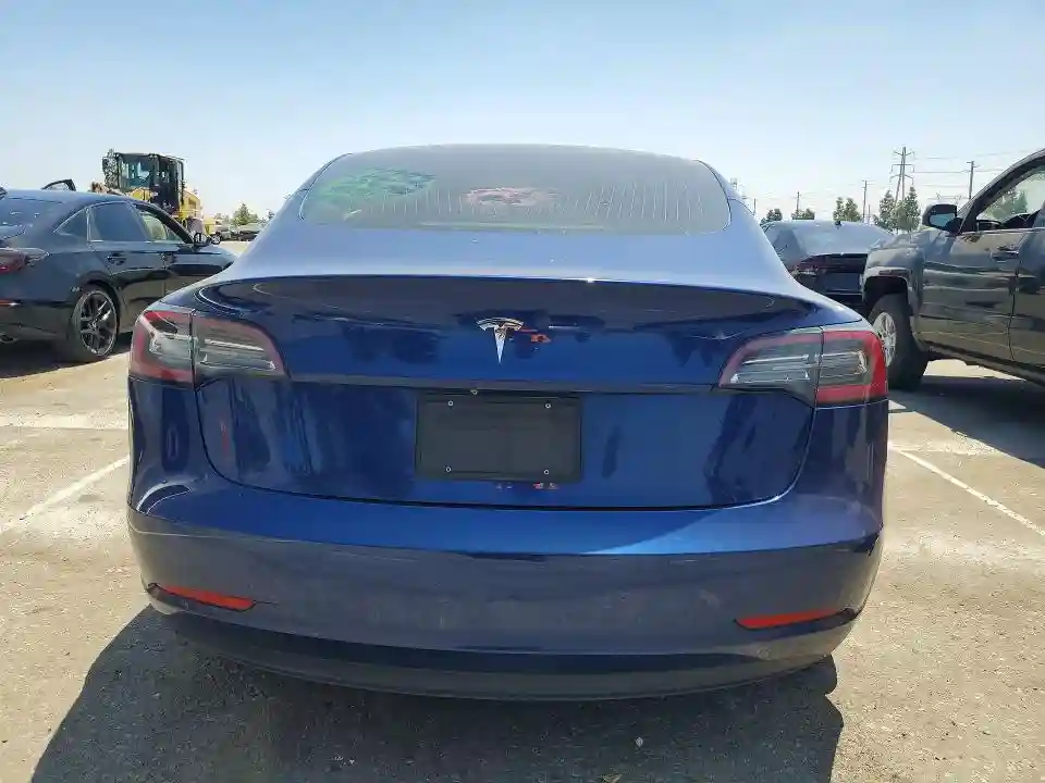 5YJ3E1EA9KF400732 2019 TESLA MODEL 3-5