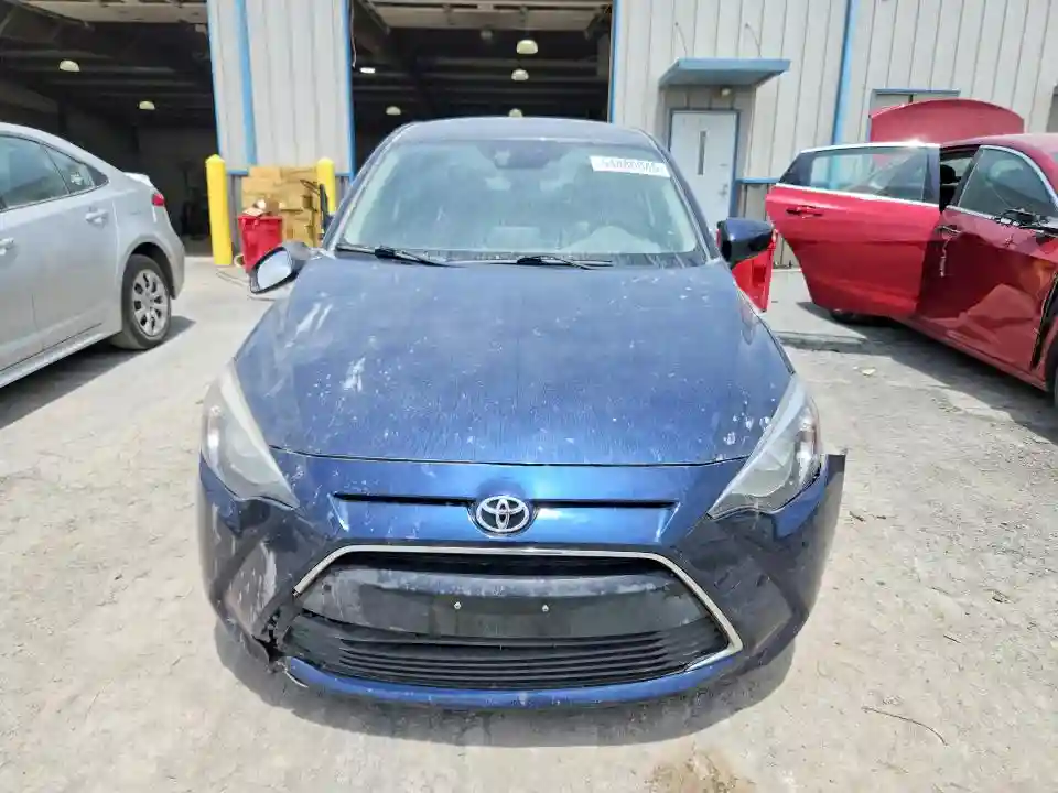 3MYDLBYV0HY191118 2017 TOYOTA YARIS-4