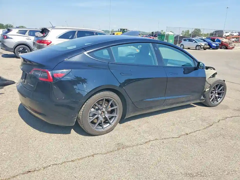 5YJ3E1EB4NF285647 2022 TESLA MODEL 3-2
