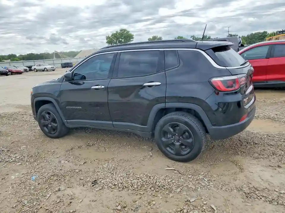 3C4NJDBB6JT200247 2018 JEEP COMPASS-1
