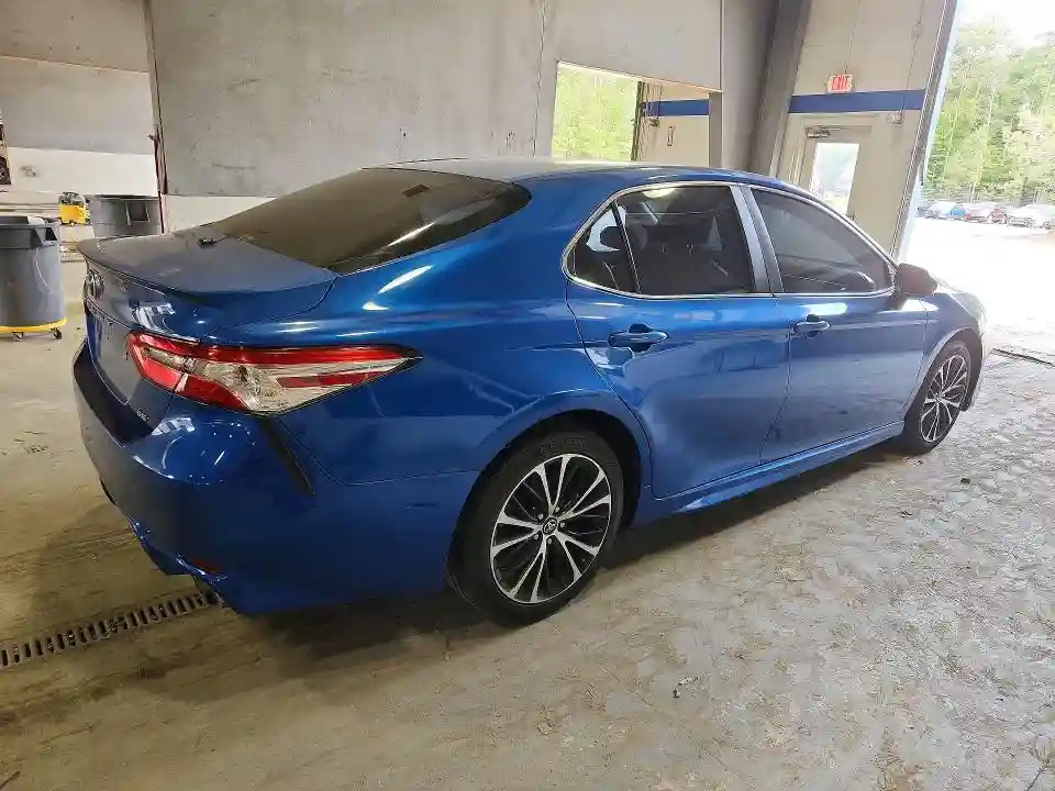 4T1B11HKXJU022398 2018 TOYOTA CAMRY-2