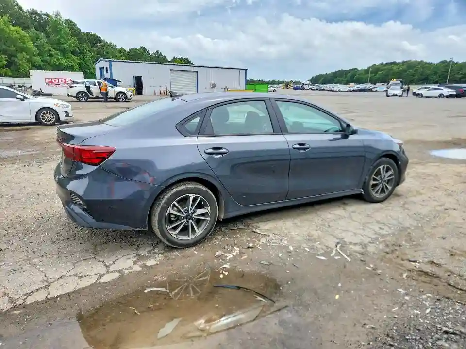 3KPF24AD8PE552604 2023 KIA FORTE-2