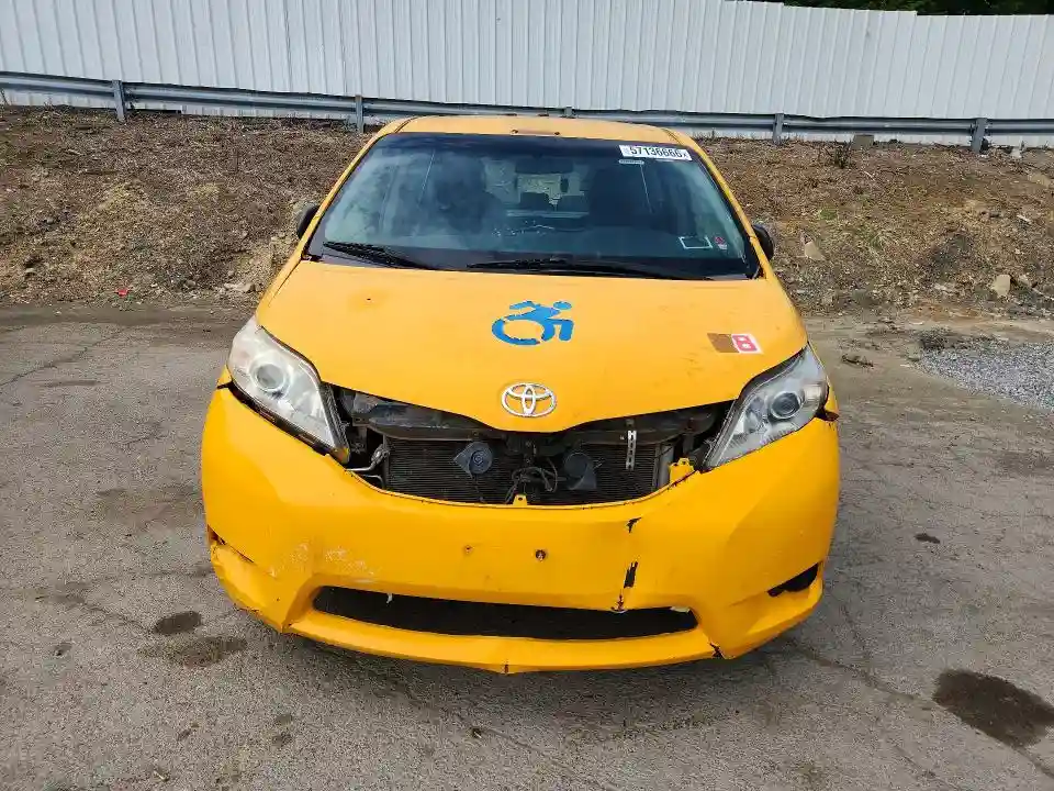 5TDZZ3DC1HS859903 2017 TOYOTA SIENNA-4