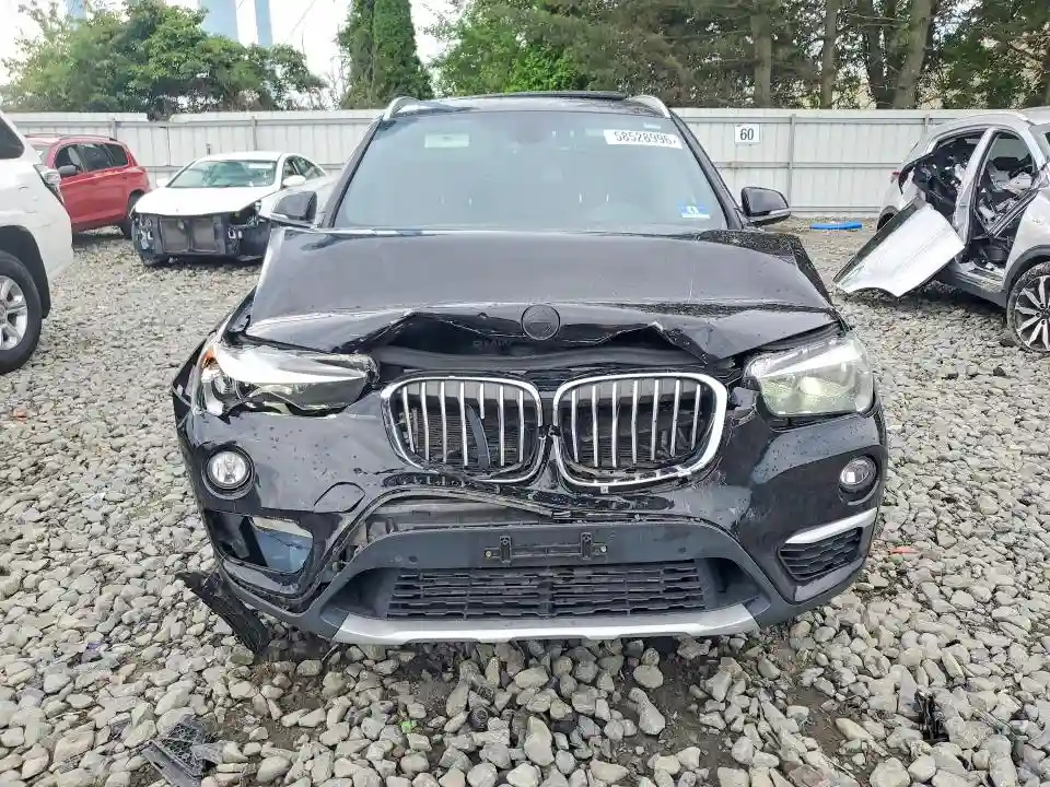 WBXHT3C3XJ5L30544 2018 BMW X1-4