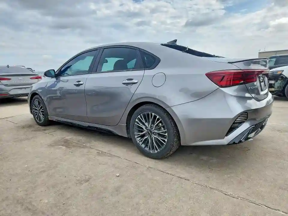 3KPF54AD4PE581170 2023 KIA FORTE-1