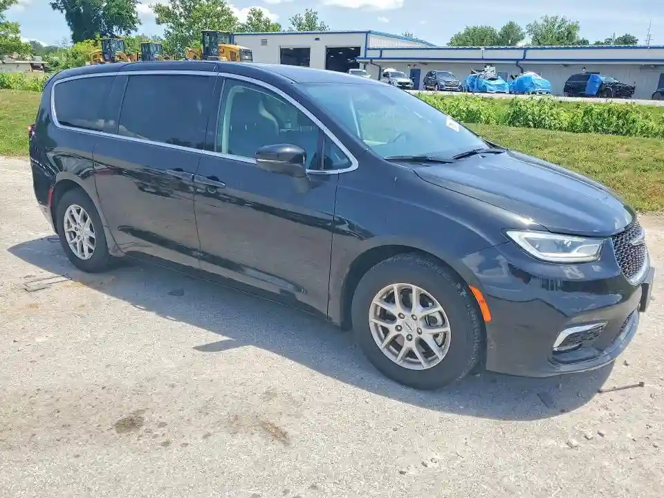 2C4RC1BG9PR526867 2023 CHRYSLER PACIFICA-3