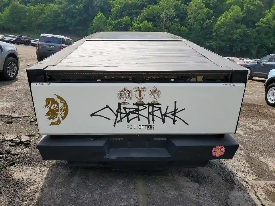 7G2CEHED7RA014463 2024 TESLA CYBERTRUCK-5