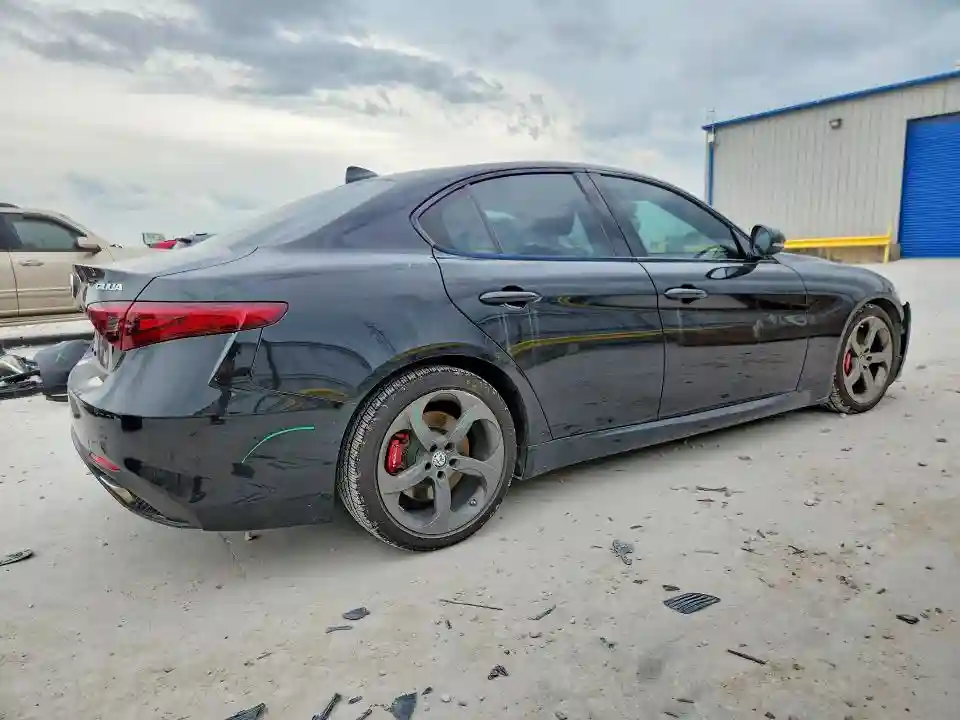 ZARFAEBN8J7566189 2018 ALFA ROMEO GIULIA-2