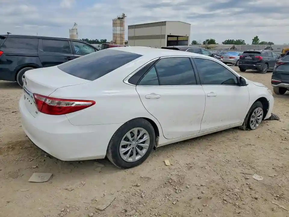 4T1BF1FK0HU300627 2017 TOYOTA CAMRY-2