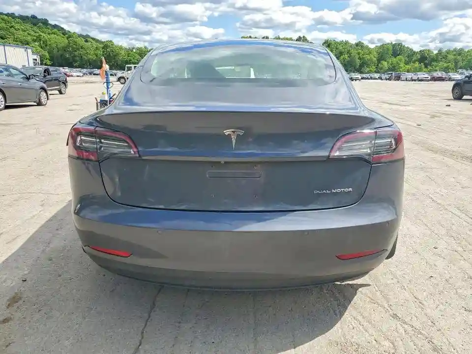 5YJ3E1EB2JF074988 2018 TESLA MODEL 3-5