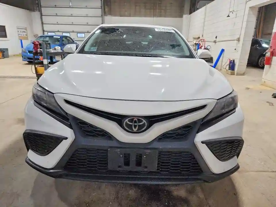 4T1G11AK0MU478186 2021 TOYOTA CAMRY-4