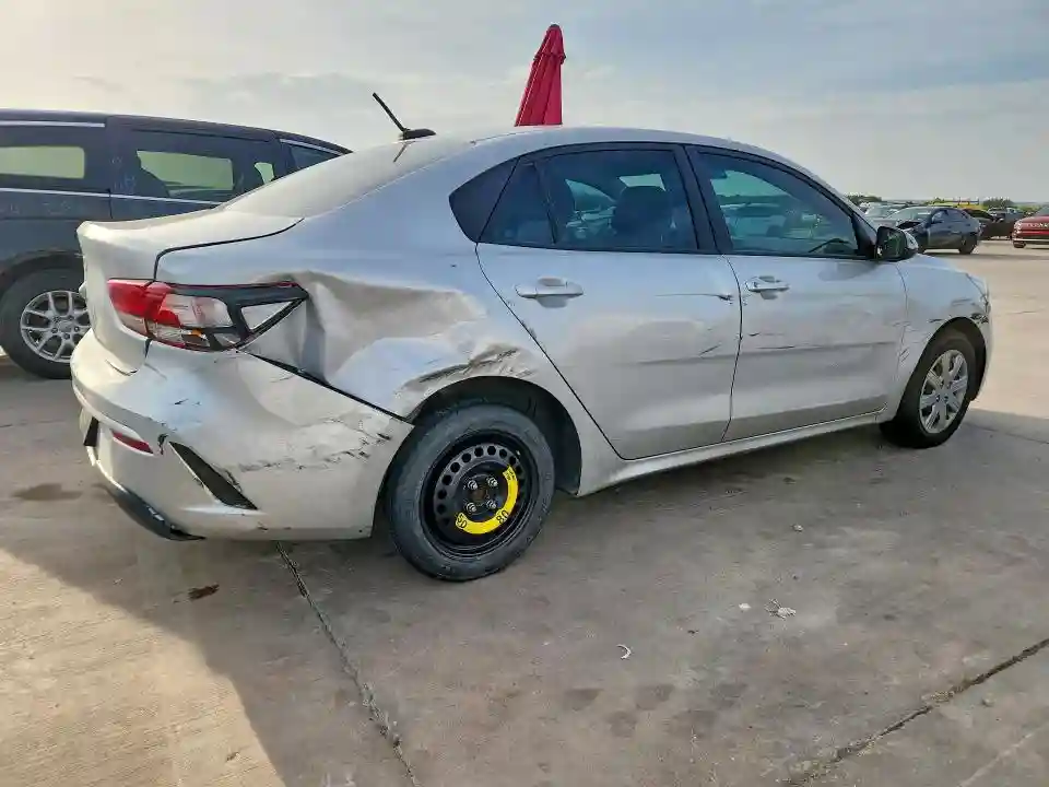 3KPA24AD3NE445452 2022 KIA RIO-2