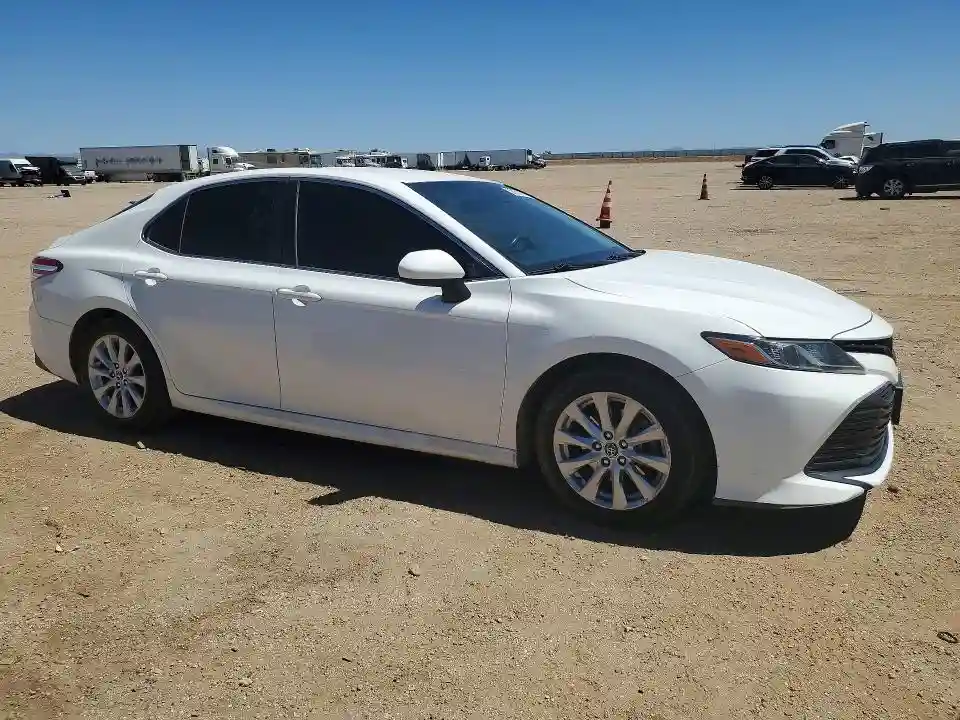 JTNB11HK5J3051474 2018 TOYOTA CAMRY-3