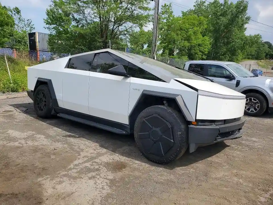7G2CEHED7RA014463 2024 TESLA CYBERTRUCK-3