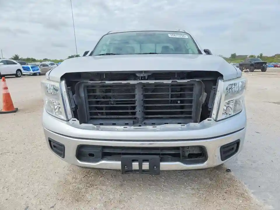 1N6AA1EK2HN518012 2017 NISSAN TITAN-4