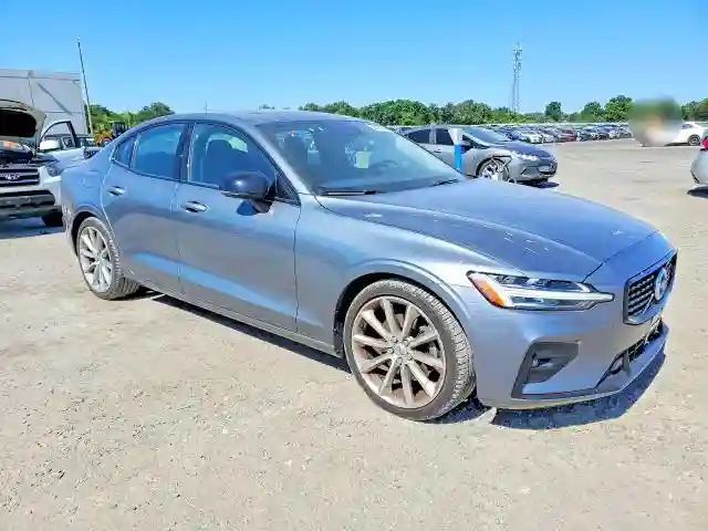 7JR102TZ5MG118683 2021 VOLVO S60-3