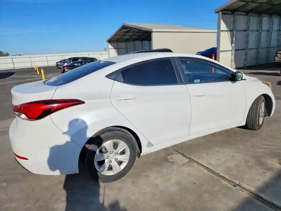 5NPDH4AE9GH695572 2016 HYUNDAI ELANTRA-2