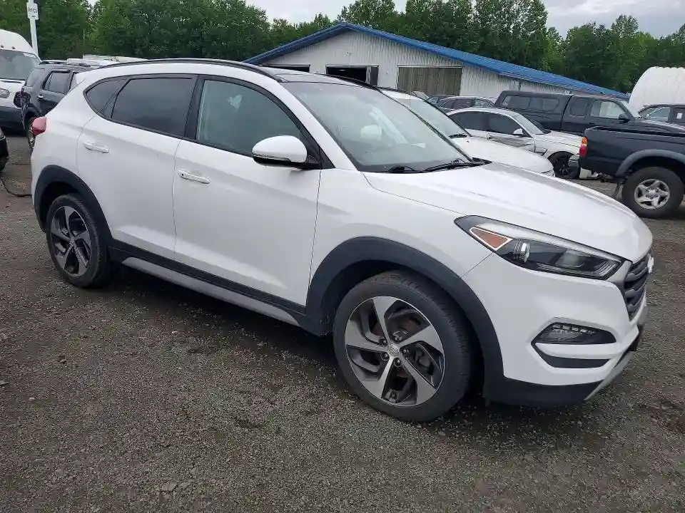 KM8J3CA25JU684742 2018 HYUNDAI TUCSON-3