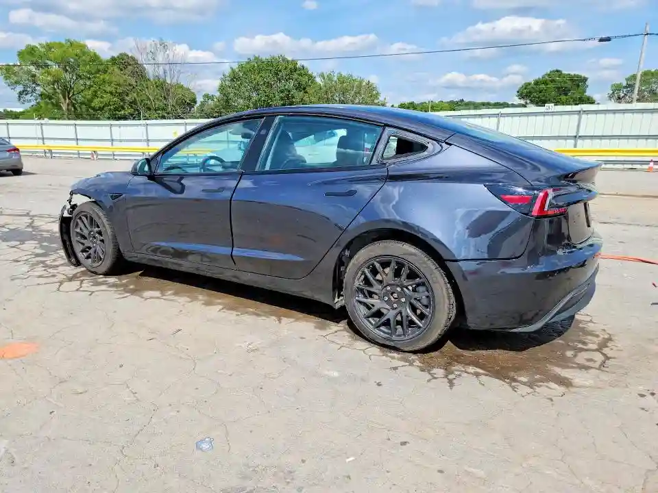 5YJ3E1EA0RF826528 2024 TESLA MODEL 3-1