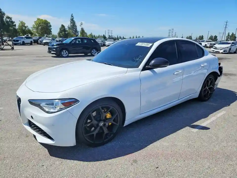 ZARFAMBN8M7647093 2021 ALFA ROMEO GIULIA-0