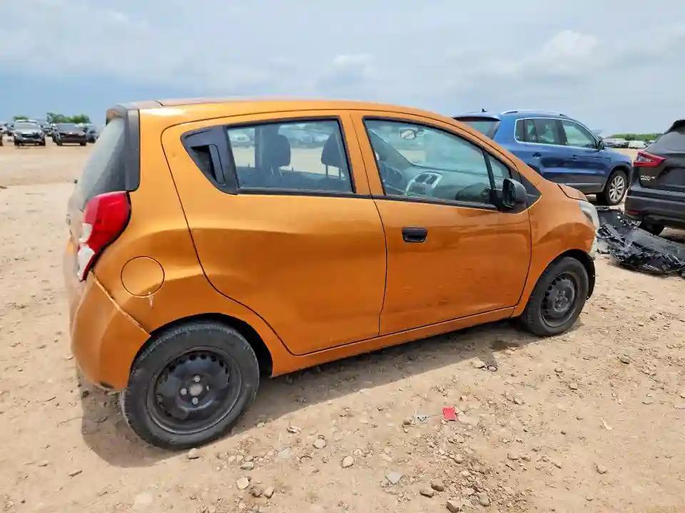 MA6CB6CD0JT013257 2018 CHEVROLET SPARK-2