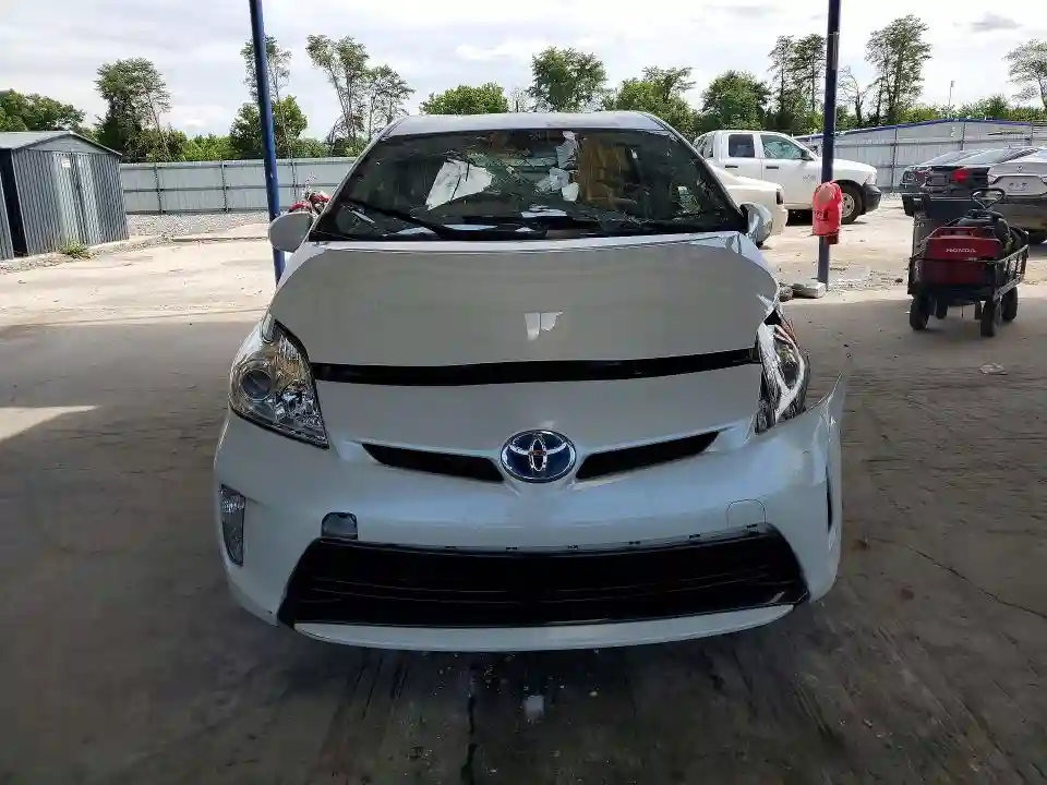JTDKN3DU8F0464087 2015 TOYOTA PRIUS-4