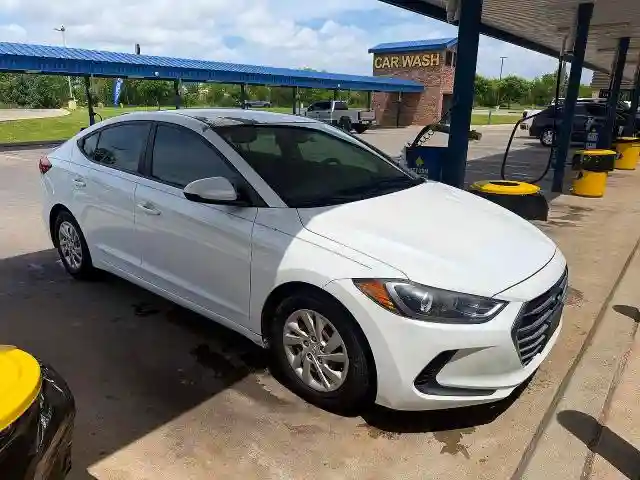 5NPD74LF4JH393624 2018 HYUNDAI ELANTRA-0