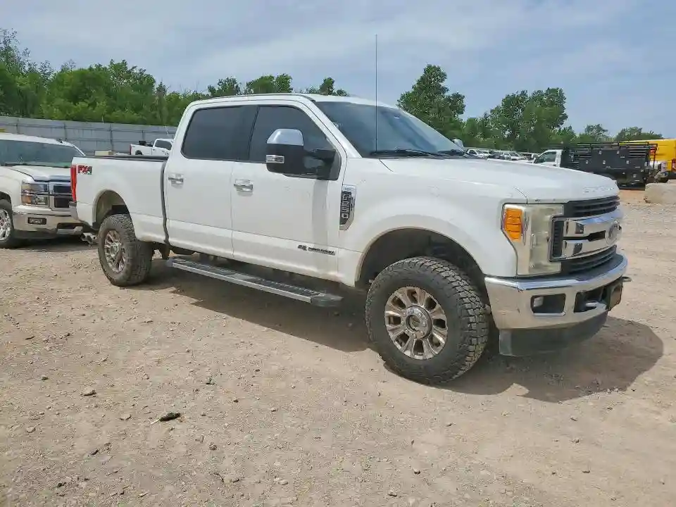 1FT7W2BT4HEE81501 2017 FORD F250-3